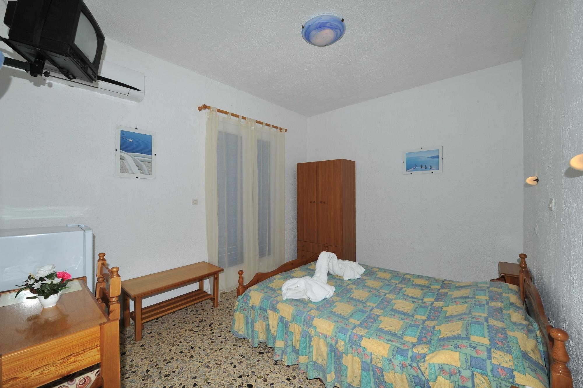 Santa Irini Perissa (Santorini)