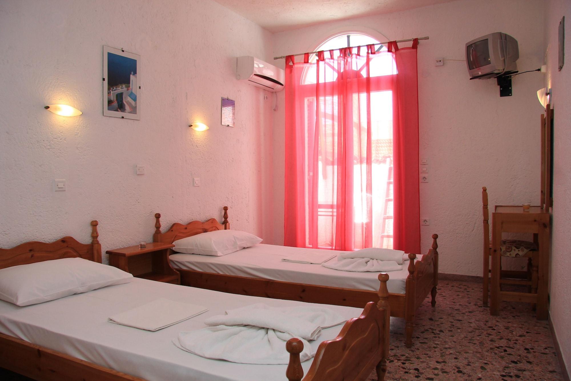 Hotel Santa Irini 2*