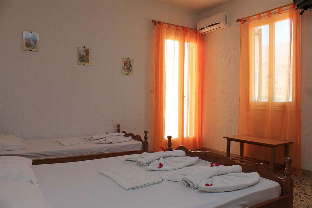 Hotel Santa Irini