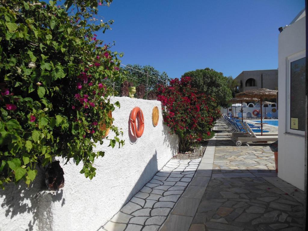 Santa Irini Hotel