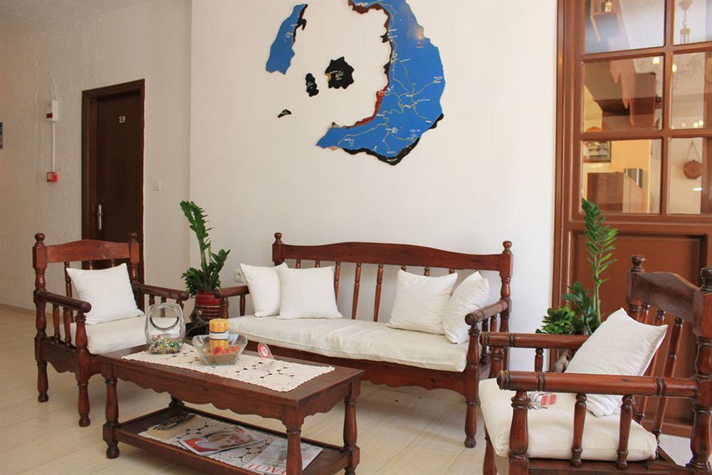 Santa Irini Perissa (Santorini)